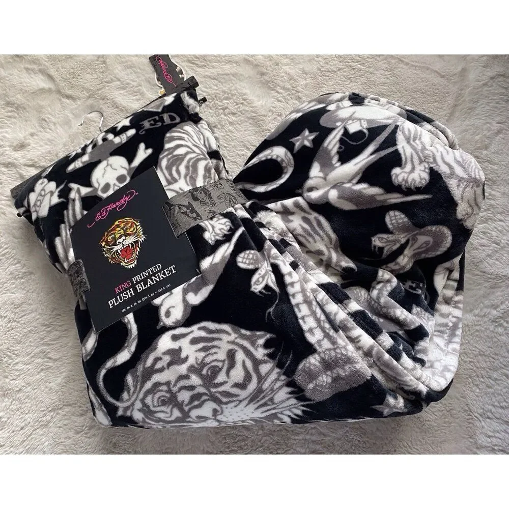 ED HARDY King Size PRINTED Soft Plush Blanket 108” x 90” TATTOO SKULLS Tiger NEW